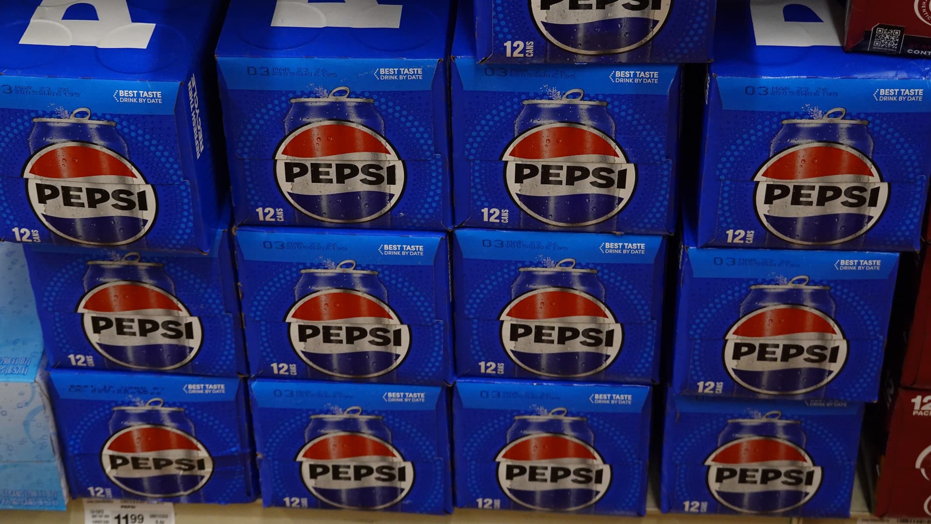 PepsiCo's drink sales are improving, and it's planning to cut snack prices