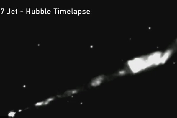 Researchers pinpoint source of black hole's 3,000-light-year-long jet stream using enhanced telescope network