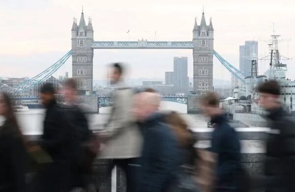 Rising UK youth unemployment tests govt over wage pledge