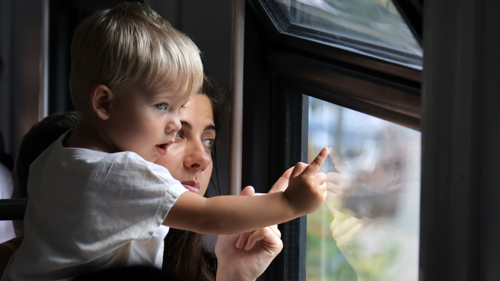 Russia's war on Ukraine puts women off having children — and that could spell economic disaster