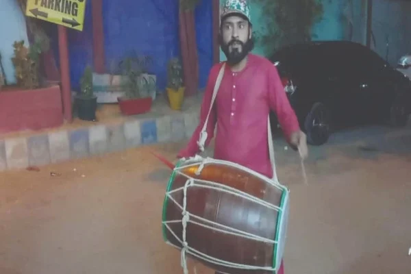 karachi drummer keeps tradition alive wins hearts