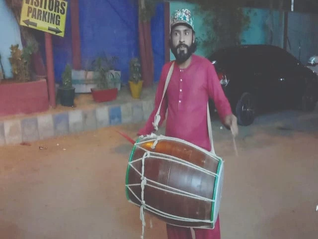 karachi drummer keeps tradition alive wins hearts