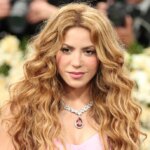 Shakira applauded for 'gracious' behaviour by fans as she blends work with family downtime