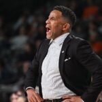 Slumping Georgia Tech backs coach Stoudamire: Pride on line