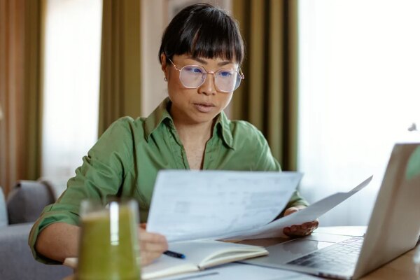 Tax season scams 2026: Fake IRS messages stealing identities