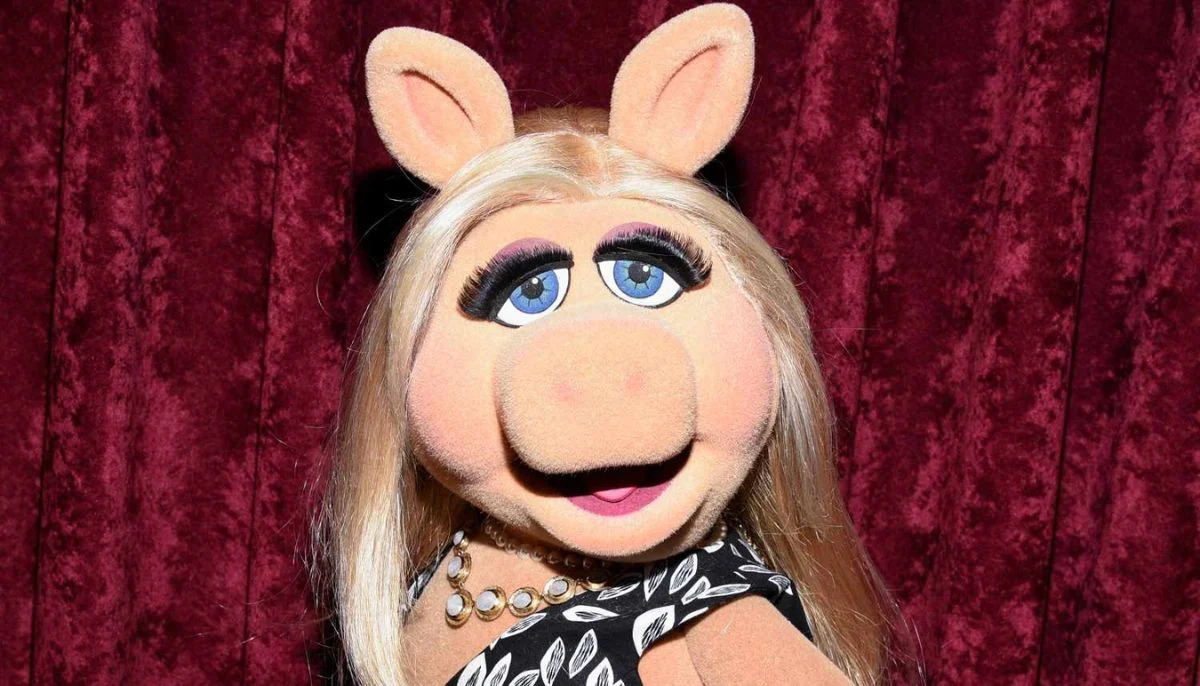 'The Muppet Show' star Miss Piggy gives fans THIS advice