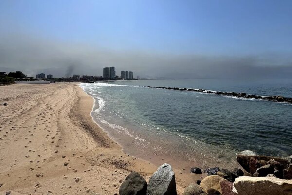 Tourists in Mexican seaside city told to stay on resort as government warns of ‘clashes’