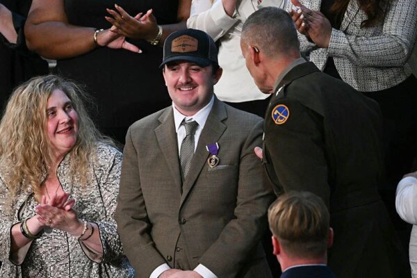 Trump bestows Purple Hearts, Medals of Honor at State of the Union. See all the awards.