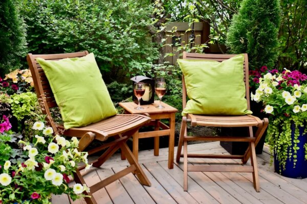 Wayfair's Tax Refund Sale: Up to 82% off patio sets, pathway lights, outdoor rugs and more