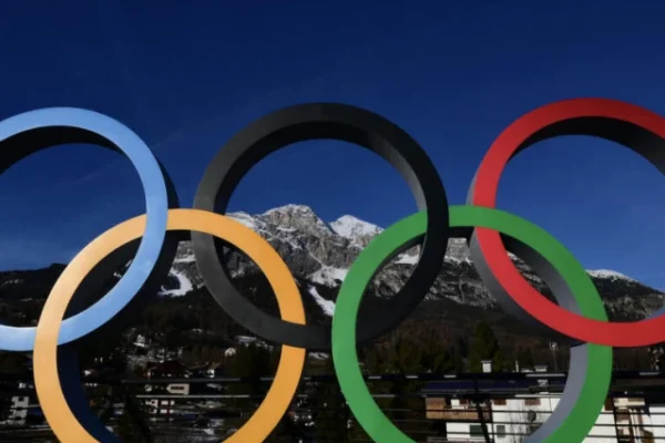 the olympic rings at cortina d ampezzo where the women s alpine skiing will take place photo afp