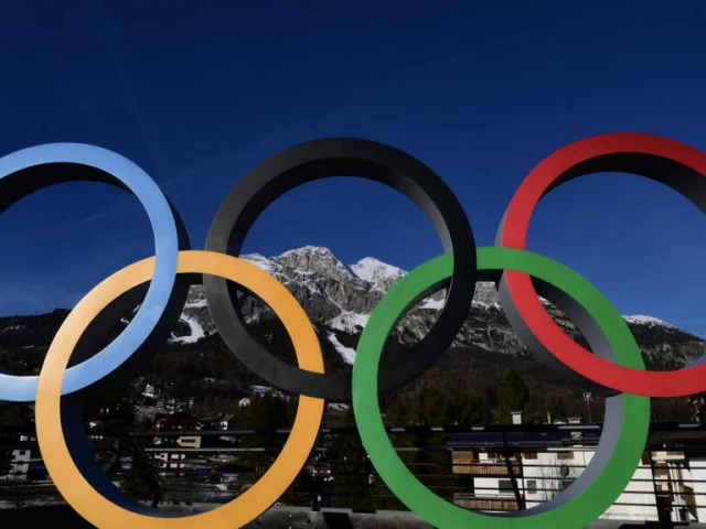the olympic rings at cortina d ampezzo where the women s alpine skiing will take place photo afp