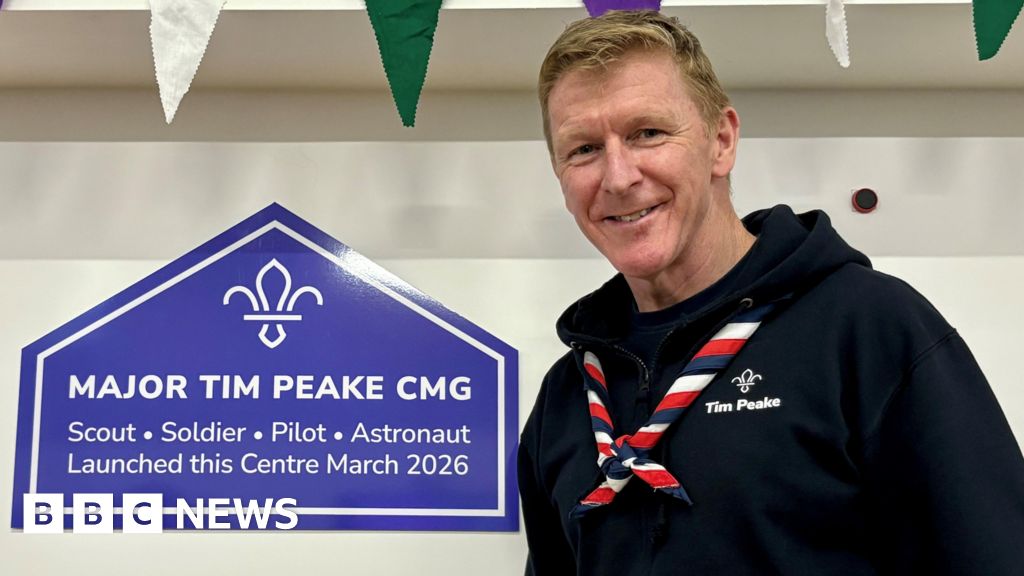 Astronaut Tim Peake leaves scouts starry-eyed at hut opening