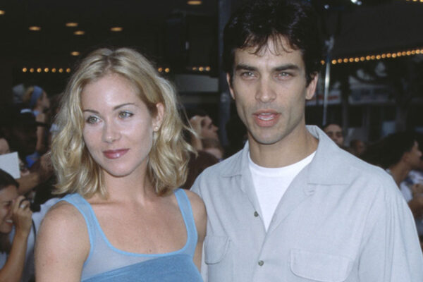 Christina Applegate confesses she realized ex Johnathon Schaech 'was not the man' on wedding day