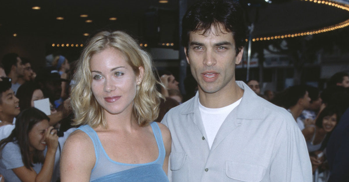 Christina Applegate confesses she realized ex Johnathon Schaech 'was not the man' on wedding day