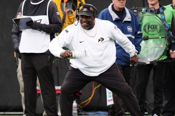 Colorado assistant Warren Sapp resigns; Chris Marve promoted to DC