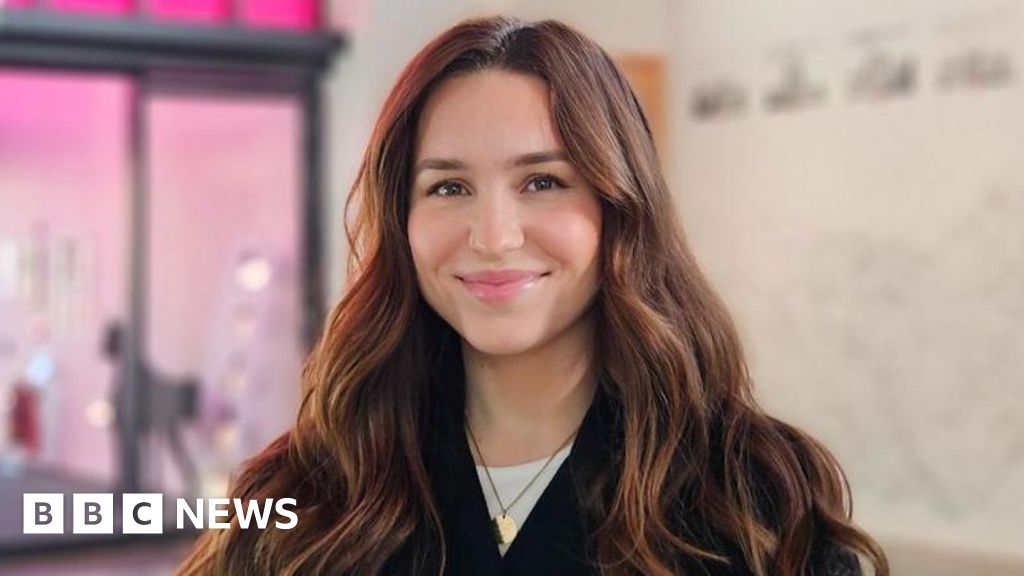 'Doctors dismissed my endometriosis as anxiety'