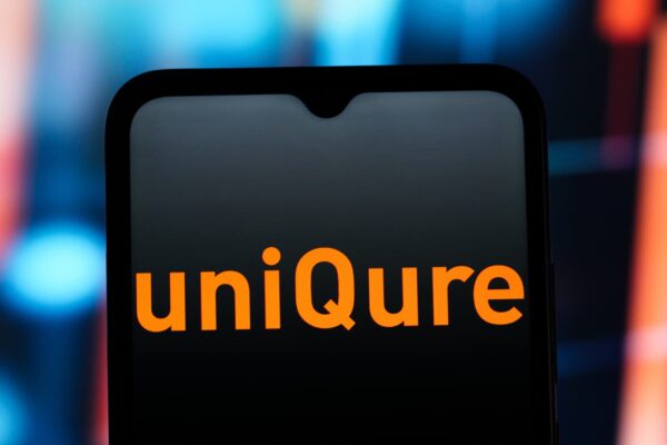 FDA official calls UniQure's gene therapy a 'failed' treatment for Huntington's disease