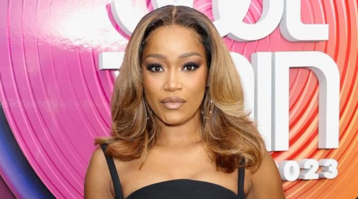 Fan proposes Keke Palmer at on onstage