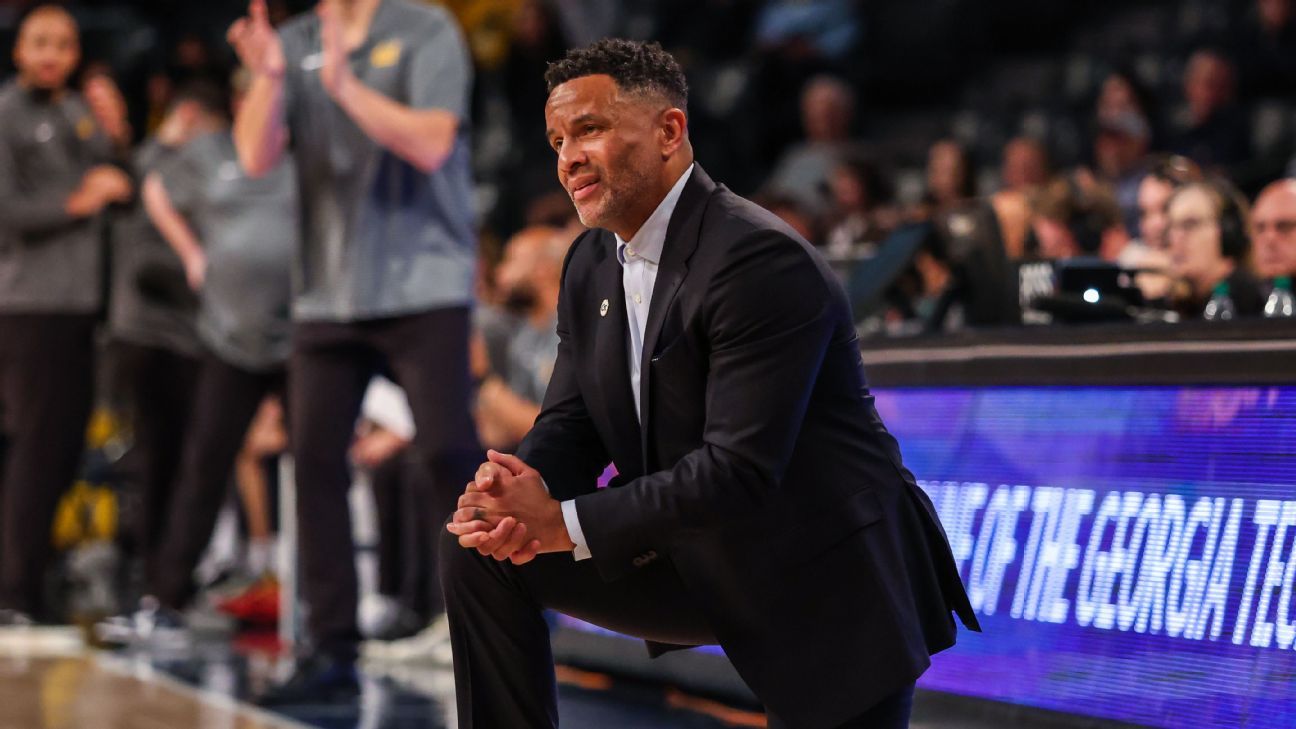 Georgia Tech fires Damon Stoudamire after last-place ACC finish