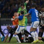 Hulk one of 23 players sent off in mass brawl in Brazil final