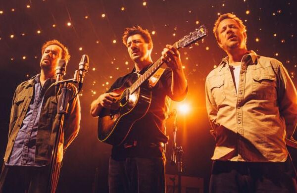 Mumford & Sons shock fans with surprise guest on 'SNL' performance