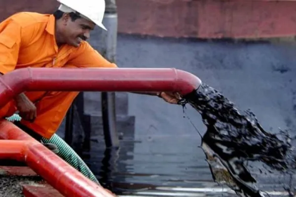 this comes after saudi last month agreed to a surprise output cut of oil cartel opec the first in eight years photo afp