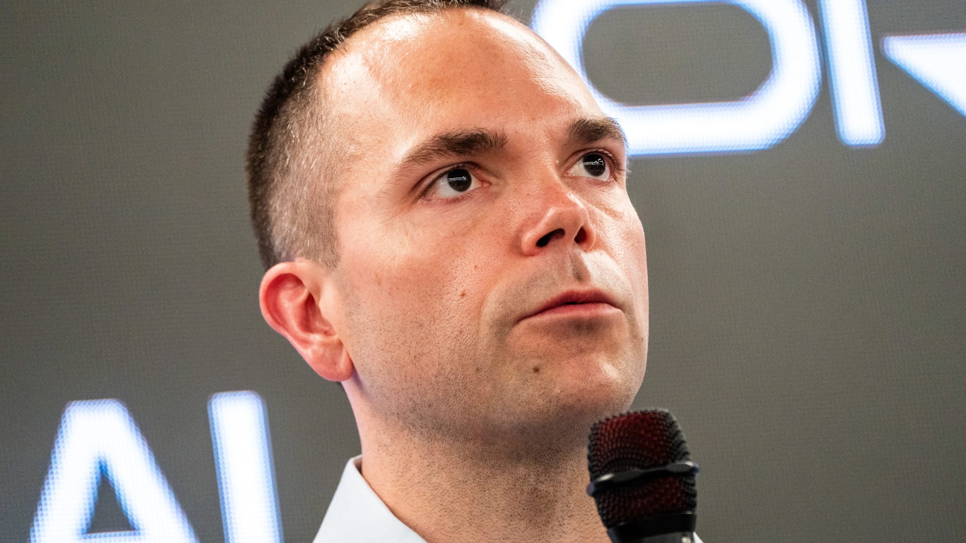 Oracle stock jumps 7% on earnings beat and increased guidance as cloud revenue climbs 44%