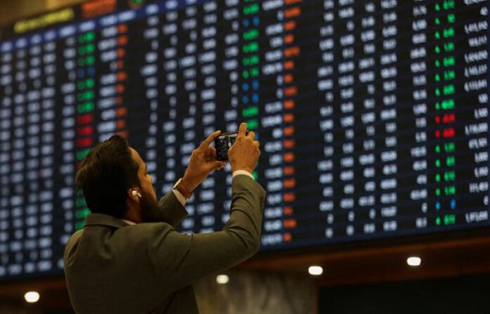 Pakistan Stock Exchange plunges 555 points - SUCH TV