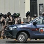 Protesters storm and batter U.S. consulate in Pakistan