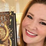 Sarah J. Maas to drop bombshell on 'Call Her Daddy' podcast about ACOTAR 6?