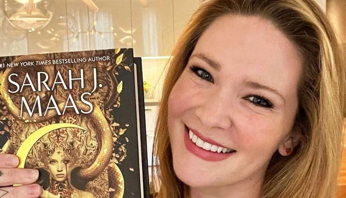 Sarah J. Maas to drop bombshell on 'Call Her Daddy' podcast about ACOTAR 6?