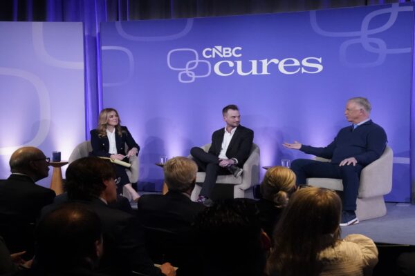 Three decades into cystic fibrosis fight, Boomer Esiason and his son Gunnar are winning