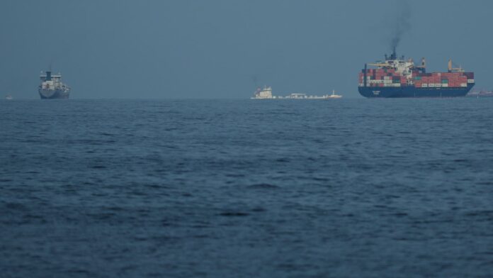 U.S. issues 30-day sanctions waiver for sale of Iranian oil at sea