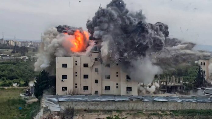 Using options to play a long-term shift into nuclear energy resulting from Mideast war 