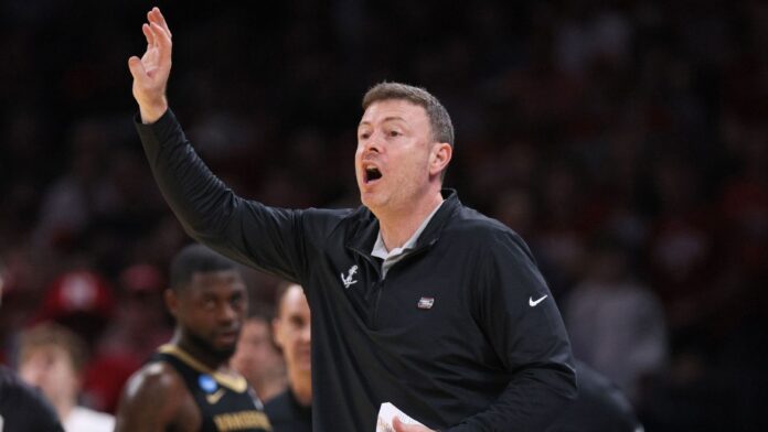 Vanderbilt extends Mark Byington after back-to-back NCAA bids
