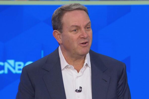 Versant debut earnings report shows continued pay TV pressure, digital growth