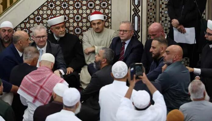 WATCH: Australian mosque protesters heckle PM Albanese over Israel stance