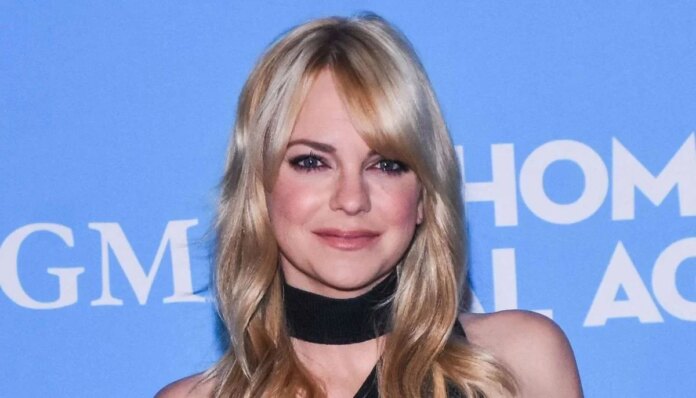 Anna Faris reveals why she used to 'hide' on 'Scary Movie' set: ‘So intimidated’