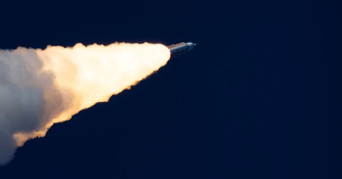 Artemis II crew begins 