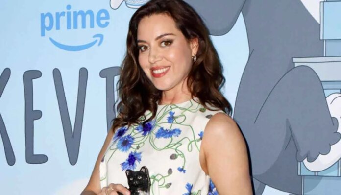 Aubrey Plaza continues to follow Jeff Baena's brother despite cheating allegations 