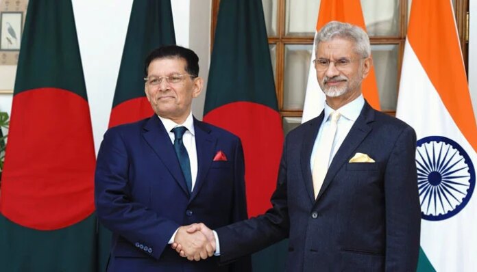 Bangladesh FM visits India in highest-level trip since 2024 uprising