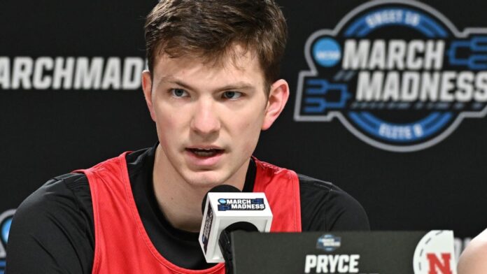 Forward Pryce Sandfort puts off NBA, will return to Nebraska