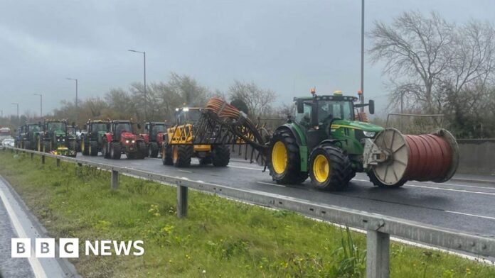 Fuel protests: Slow-moving tractors disrupt traffic in Belfast