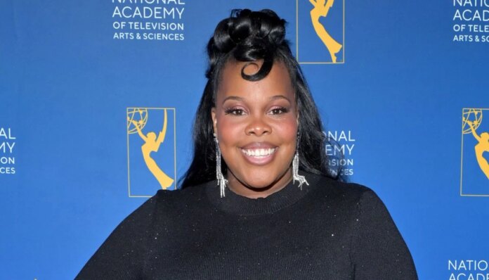 'Glee' star Amber Riley exposes dark side of Broadway: 'It's not healthy'