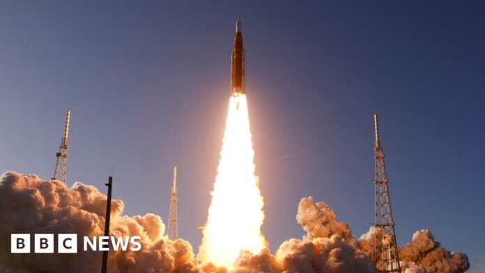 Goonhilly team excited to receive first Nasa Artemis II signal