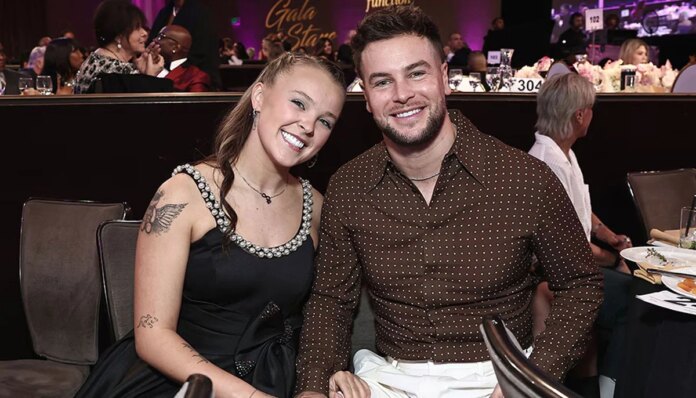 JoJo Siwa reflects on family bond as she celebrates 'best year' with beau Chris Hughes