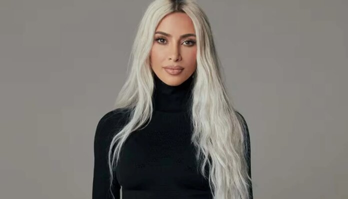Kim Kardashian recycles iconic Cindy Crawford look?