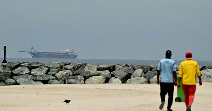 Live Updates: U.S. military blockade on Iranian ports in the Strait of Hormuz begins