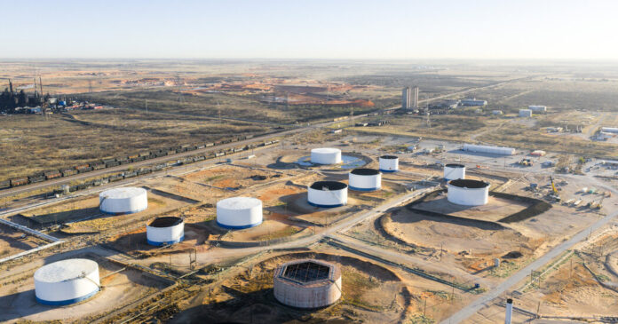 Loss of Emirates Further Weakens OPEC’s Influence