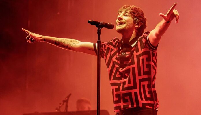 Louis Tomlinson draws massive crowd in new concert